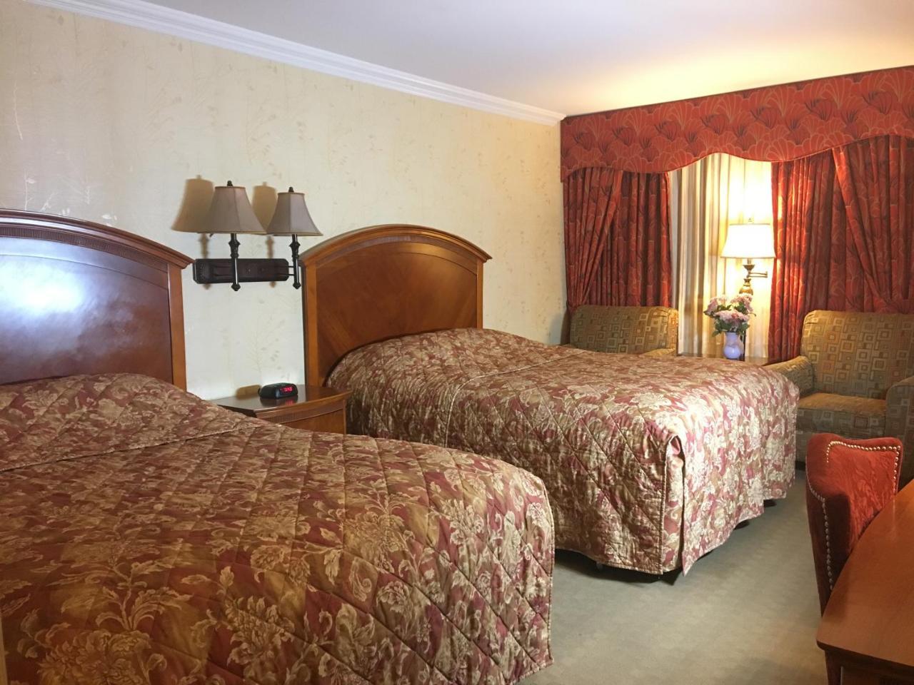 Acorn Motor Inn Oak Harbor Extérieur photo