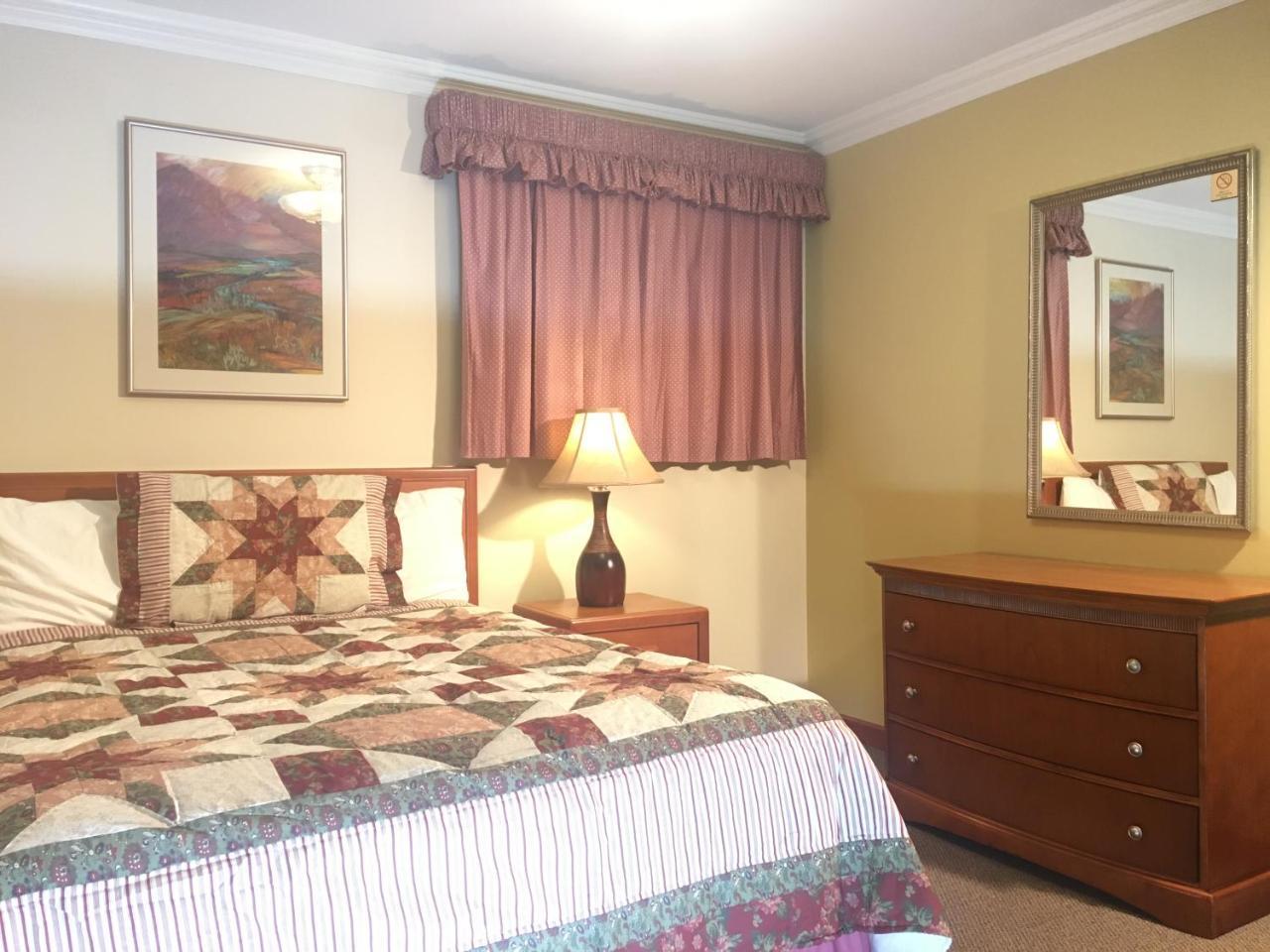 Acorn Motor Inn Oak Harbor Extérieur photo