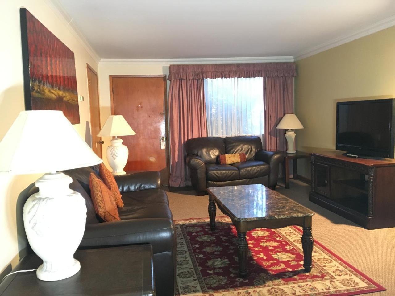 Acorn Motor Inn Oak Harbor Extérieur photo