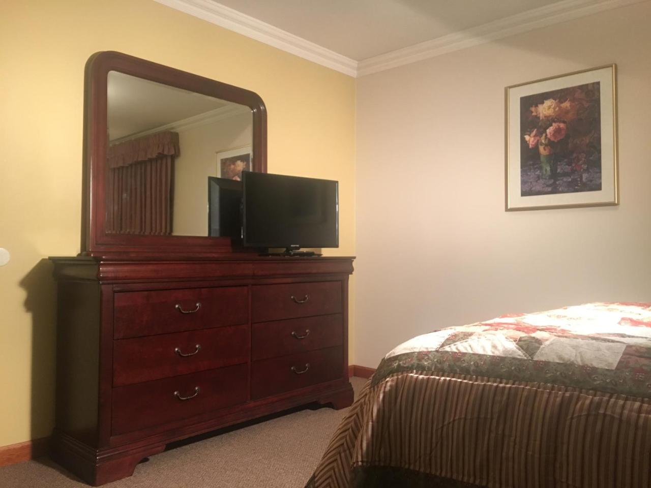 Acorn Motor Inn Oak Harbor Extérieur photo